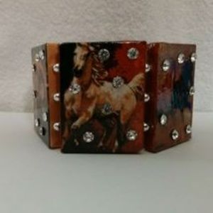 Horse Bracelet w/Crystal Rhinestones NWOT